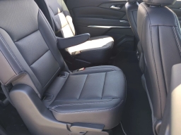 Chevrolet Traverse FWD LT 4dr 2026