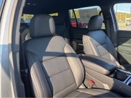 Chevrolet Traverse AWD LT 4dr 2026