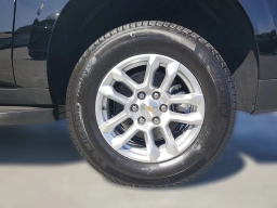 Chevrolet Suburban LS 2WD 4dr 2026