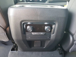 Chevrolet Suburban LS 2WD 4dr 2026