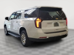 Chevrolet Suburban LS 2WD 4dr 2026