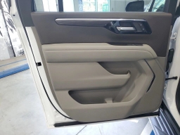 Chevrolet Suburban LS 2WD 4dr 2026