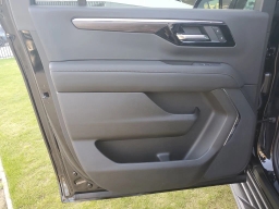 Chevrolet Suburban LS 2WD 4dr 2026