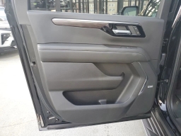 Chevrolet Suburban LT 2WD 4dr 2026