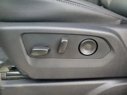 Chevrolet Suburban LT 2WD 4dr 2026