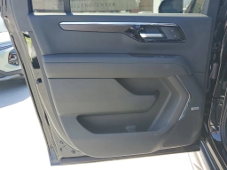 Chevrolet Suburban LT 2WD 4dr 2026