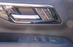 Chevrolet Suburban Premier 2WD 4dr 2026