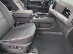 Chevrolet Suburban Premier 2WD 4dr 2026