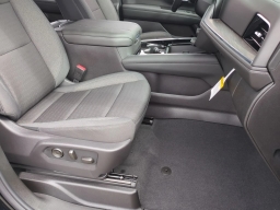 Chevrolet Suburban LS 4WD 4dr 2026