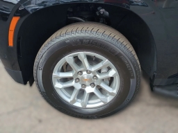 Chevrolet Suburban LS 4WD 4dr 2026