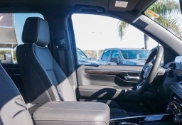 Chevrolet Suburban Premier 4WD 4dr 2026