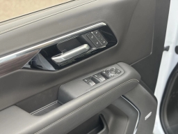 Chevrolet Suburban Premier 4WD 4dr 2026