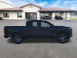 Chevrolet Suburban High Country 4WD 4dr 2026