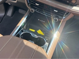 Chevrolet Tahoe High Country 4WD 4dr 2025