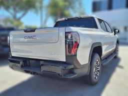 GMC Sierra EV Extended Range Elevation e4WD Crew Cab 2026