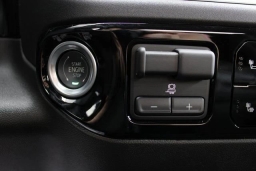 GMC Sierra 2500HD SLE 4WD Reg Cab 142" 2025