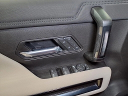 GMC HUMMER EV Pickup 2X e4WD Crew Cab 2026