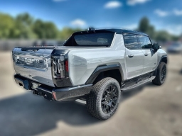 GMC HUMMER EV Pickup 2X e4WD Crew Cab 2026
