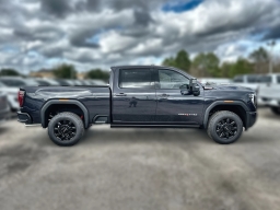 GMC Sierra 2500HD AT4 4WD Crew Cab 159" 2026