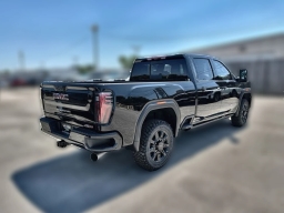 GMC Sierra 2500HD AT4 4WD Crew Cab 159" 2026