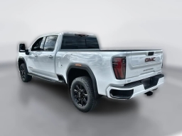 GMC Sierra 2500HD AT4 4WD Crew Cab 159" 2026