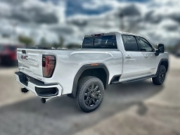 GMC Sierra 2500HD AT4 4WD Crew Cab 159" 2026