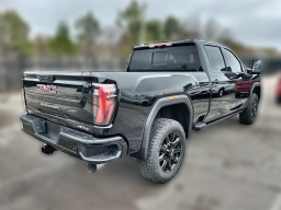 GMC Sierra 2500HD AT4 4WD Crew Cab 159" 2026