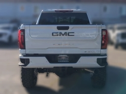 GMC Sierra 2500HD Denali Ultimate 4WD Crew Cab 159" 2026