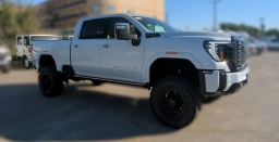 GMC Sierra 2500HD Denali Ultimate 4WD Crew Cab 159" 2026