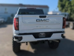 GMC Sierra 2500HD Denali Ultimate 4WD Crew Cab 159" 2026