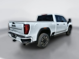 GMC Sierra 2500HD Denali Ultimate 4WD Crew Cab 159" 2026