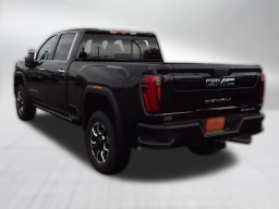 GMC Sierra 3500HD Denali Ultimate 4WD Crew Cab 159" 2026