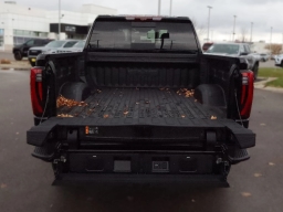 GMC Sierra 3500HD Denali Ultimate 4WD Crew Cab 159" 2026