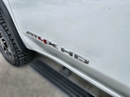 GMC Sierra 2500HD AT4X 4WD Crew Cab 159" 2026