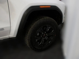 GMC Canyon 2WD Elevation Crew Cab 2025