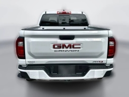 GMC Canyon 4WD AT4 4WD Crew Cab 2026