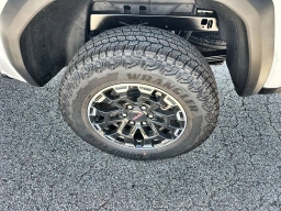 GMC Canyon 4WD AT4 4WD Crew Cab 2026
