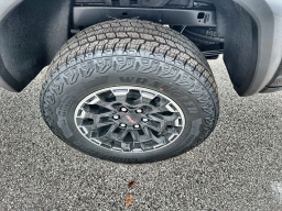 GMC Canyon 4WD AT4 4WD Crew Cab 2026