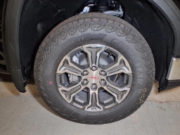 GMC Sierra 1500 SLE 4WD Double Cab 147" 2026