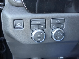 GMC Sierra 1500 Elevation 4WD Crew Cab 147" 2026