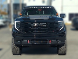 GMC Sierra 1500 AT4 4WD Crew Cab 147" 2025