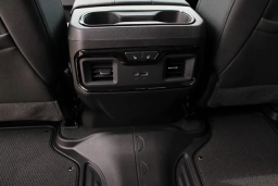 GMC Sierra 1500 AT4 4WD Crew Cab 147" 2026