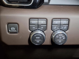 GMC Sierra 1500 Denali 4WD Crew Cab 147" 2026