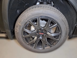 GMC Sierra 1500 Denali 4WD Crew Cab 147" 2026