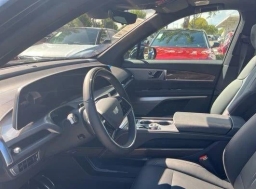 Cadillac VISTIQ Luxury AWD 4dr 2026