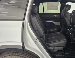 Cadillac VISTIQ Luxury AWD 4dr 2026