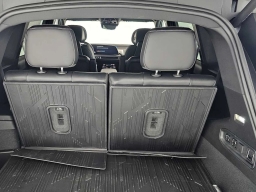 Cadillac VISTIQ Luxury AWD 4dr 2026