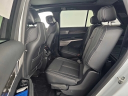 Cadillac VISTIQ Luxury AWD 4dr 2026