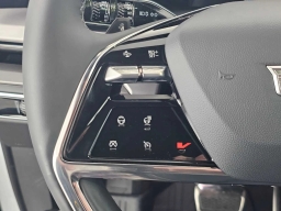 Cadillac VISTIQ Luxury AWD 4dr 2026