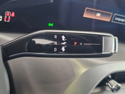 Cadillac VISTIQ Luxury AWD 4dr 2026